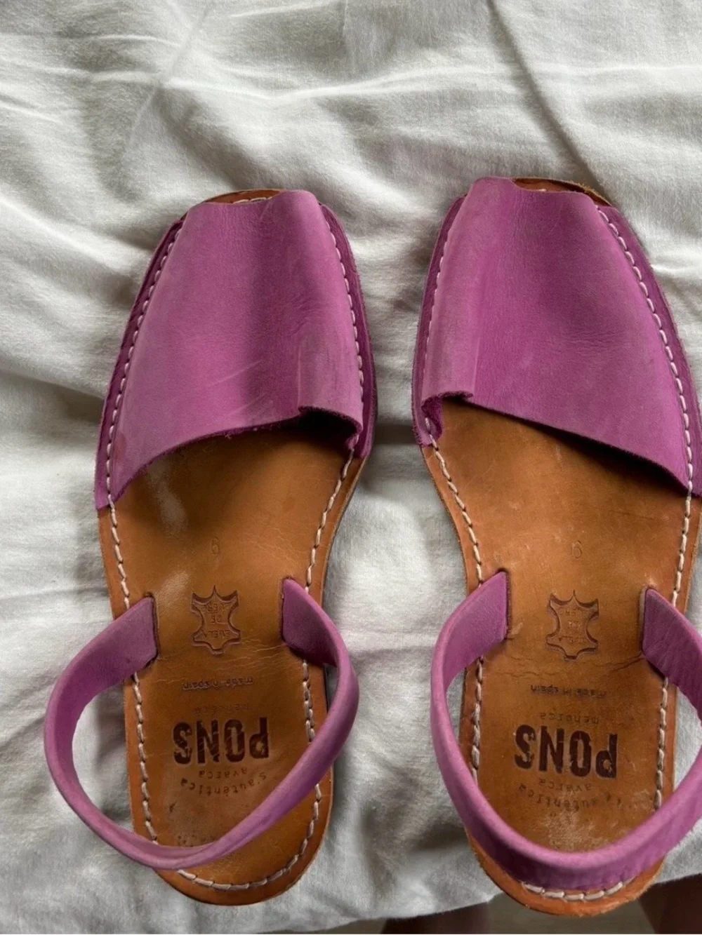 PONS Leather Open-Toe Slide Sandals in Magenta